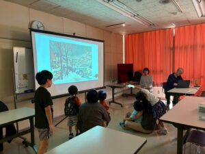 子どもには美術館は難しい？ 親子向けアートクラスの保護者アンケートから